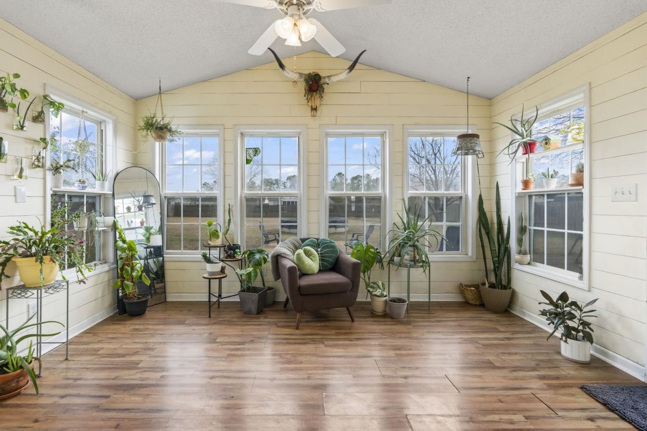 109 Adrianna Circle Photo 11