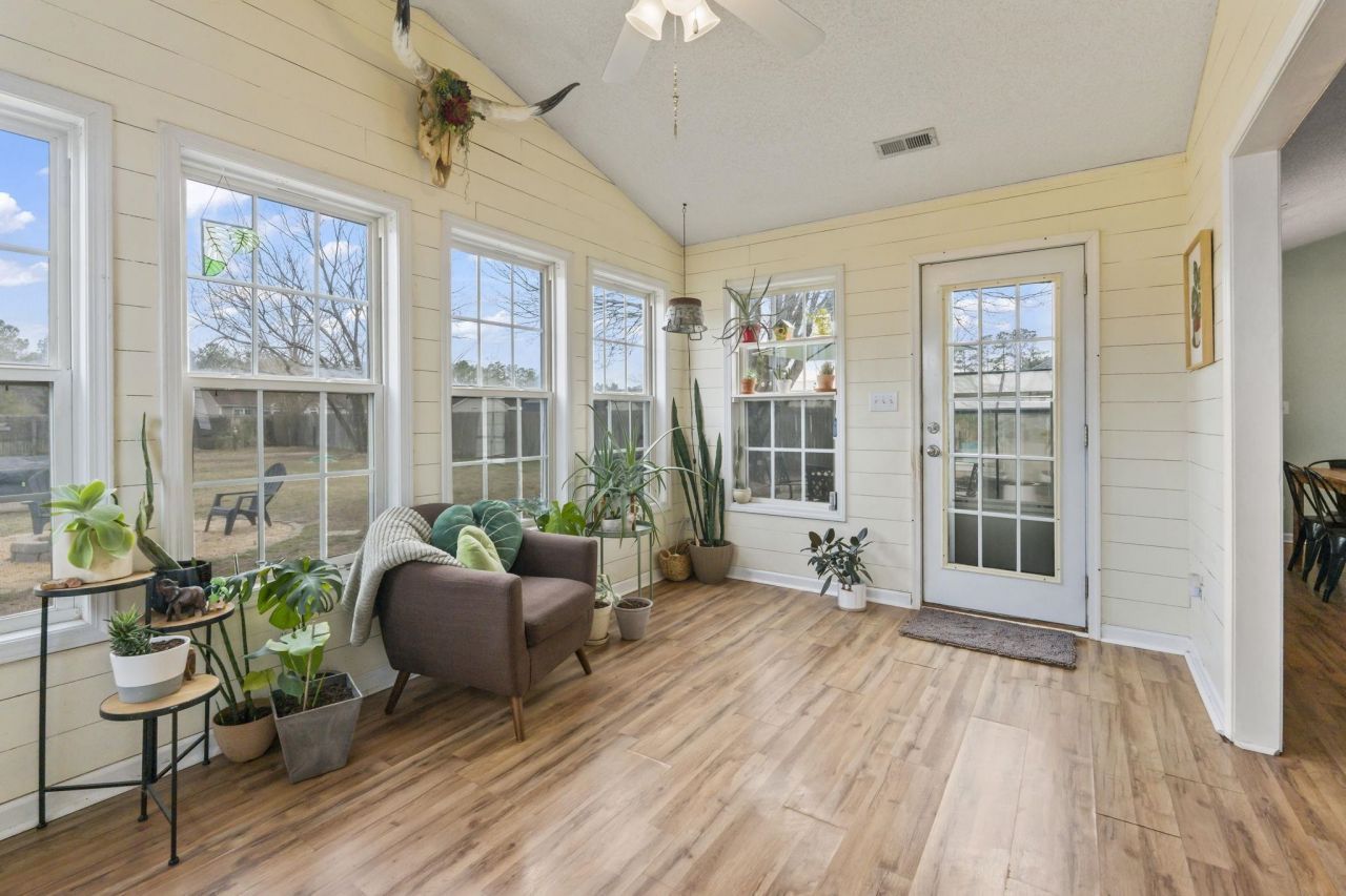 109 Adrianna Circle Photo 12