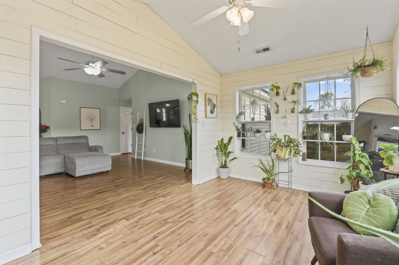 109 Adrianna Circle Photo 13