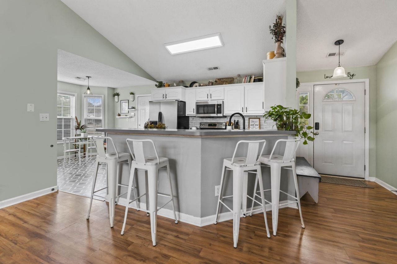 109 Adrianna Circle Photo 17