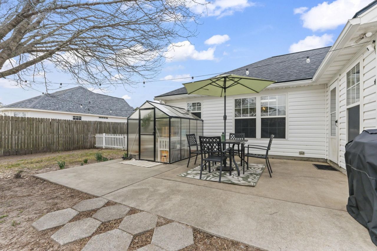 109 Adrianna Circle Photo 36