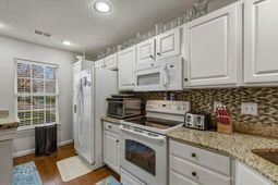 1126 Stanton Pl. photo 4