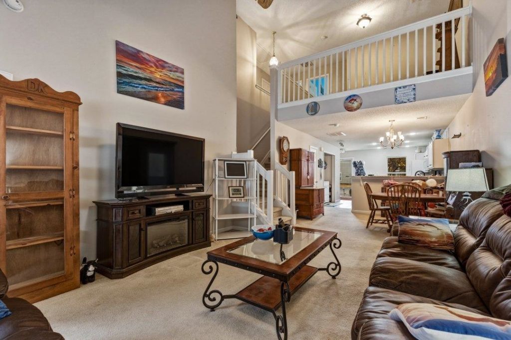 1126 Stanton Pl. Photo 8