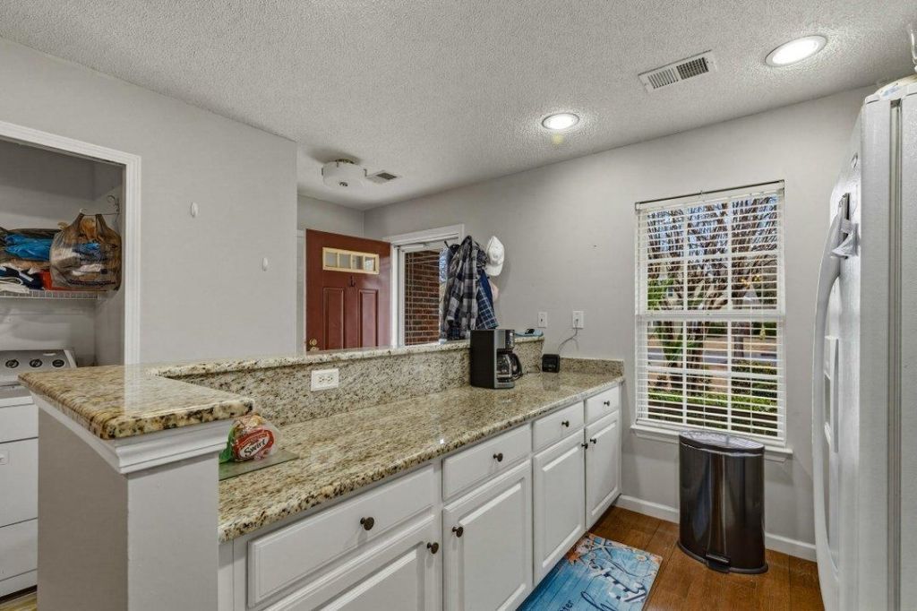 1126 Stanton Pl.  Photo 9