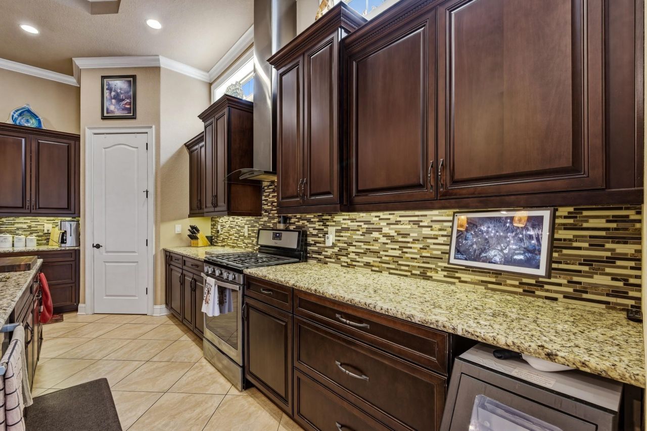 4232 Congressional Dr.  Photo 11