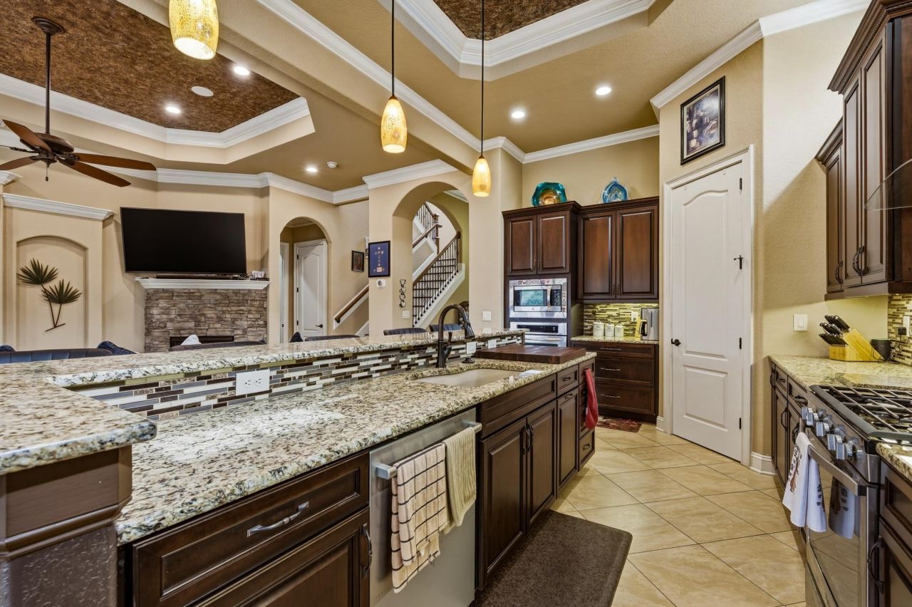 4232 Congressional Dr.  Photo 12