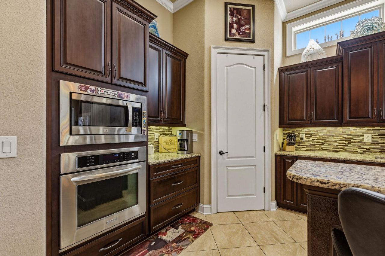 4232 Congressional Dr.  Photo 13