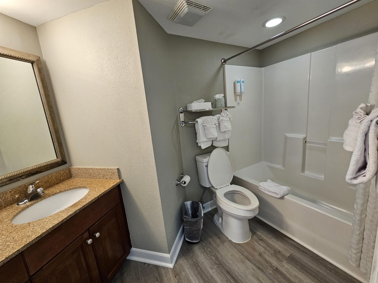 5200 N Ocean Blvd.  Photo 17