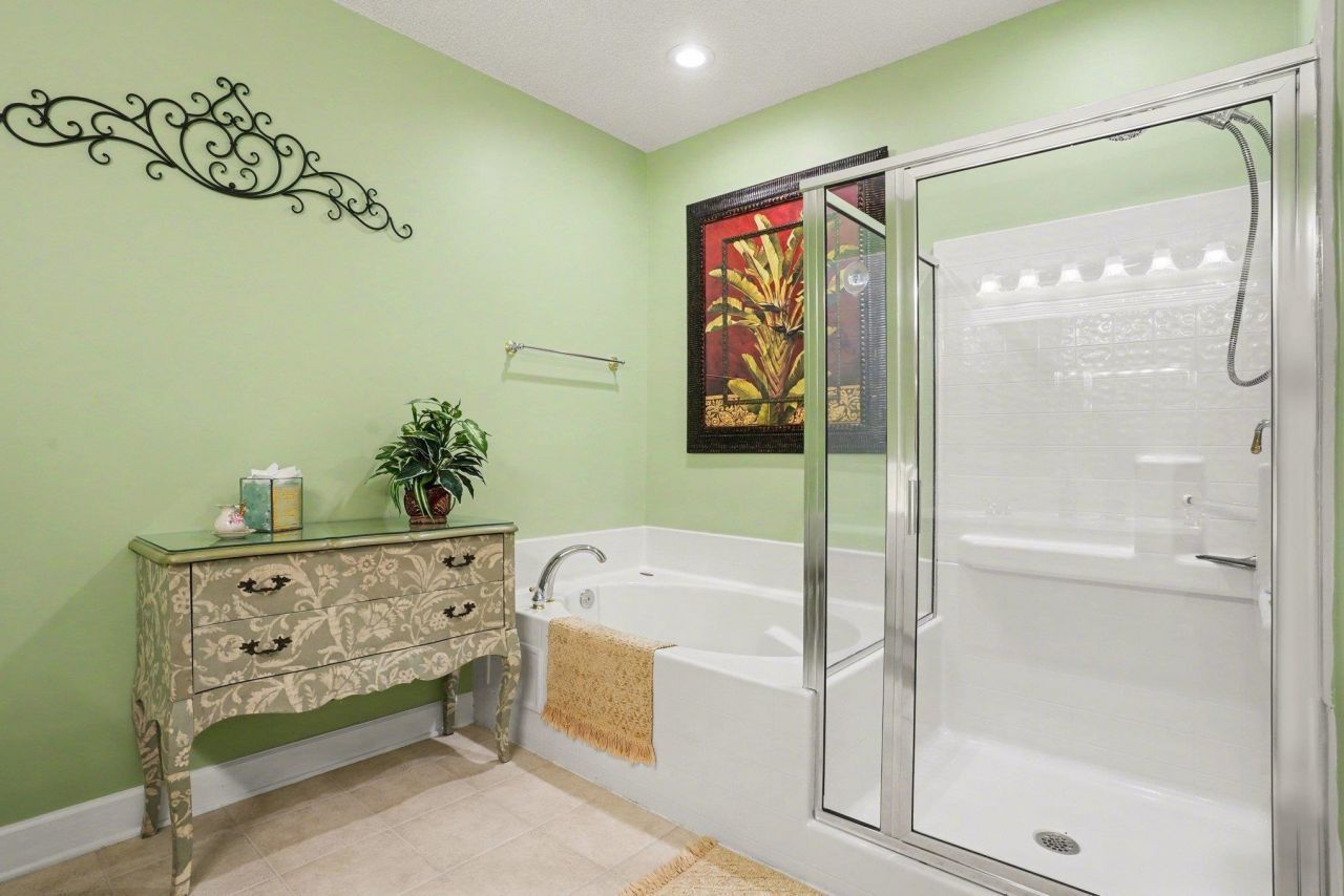 2241 Waterview Dr. Photo 15