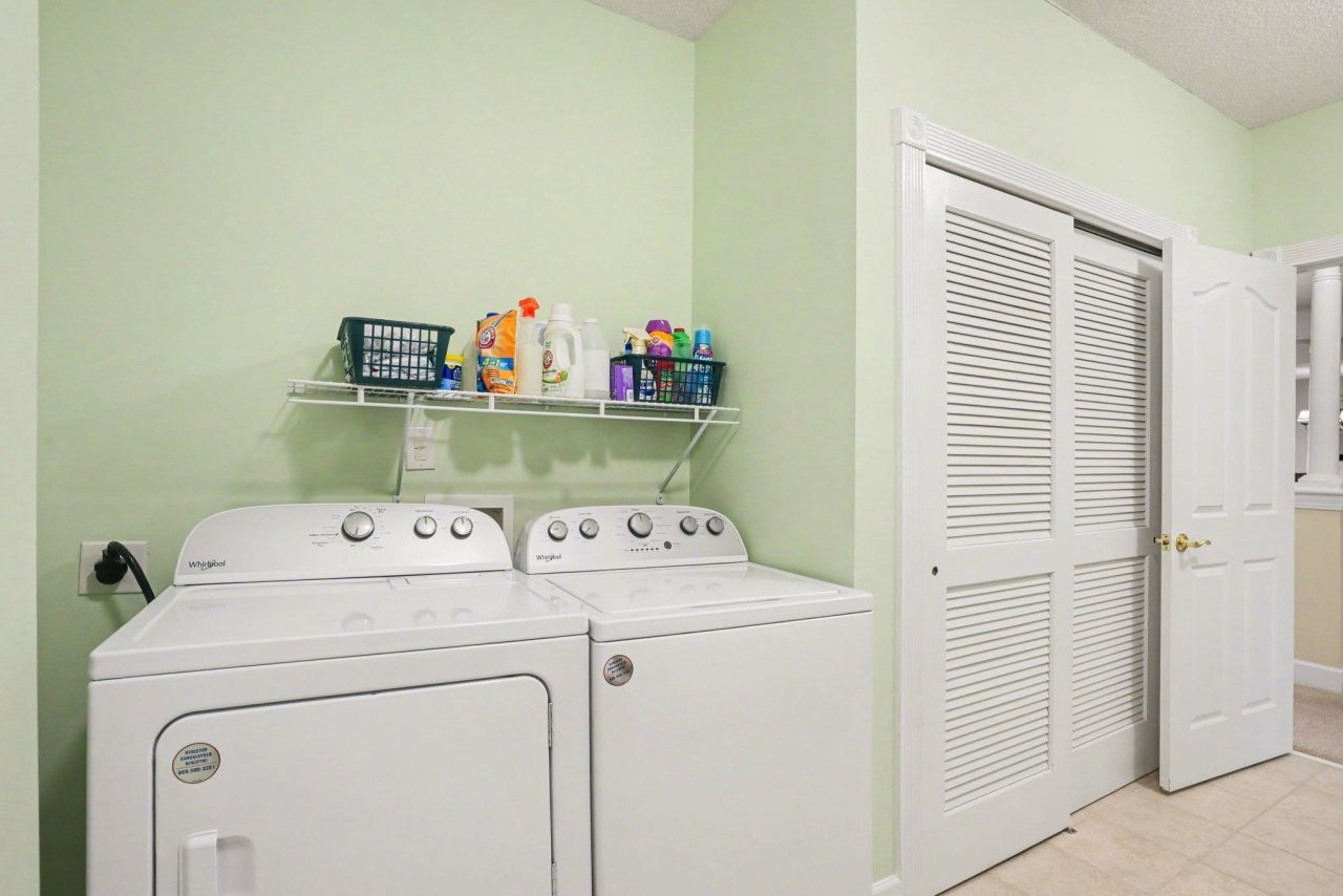 2241 Waterview Dr. Photo 29