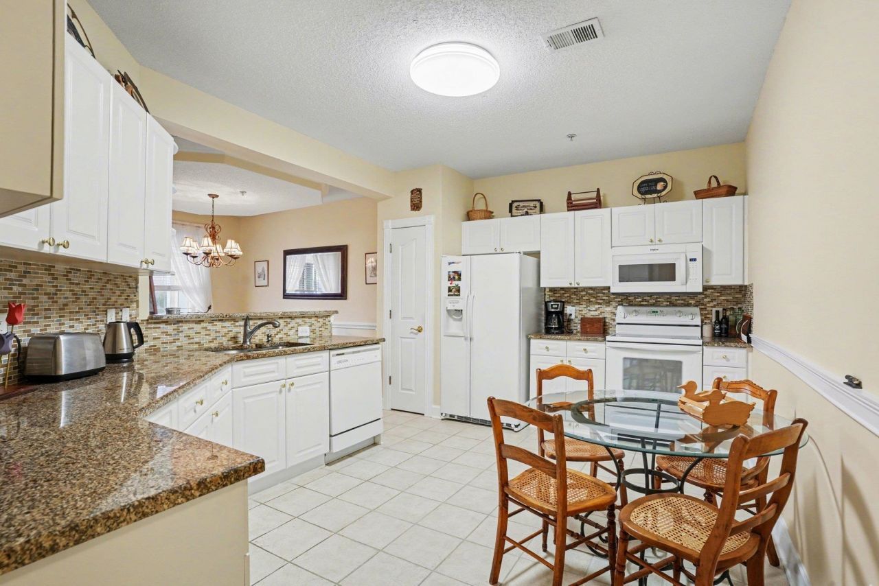 2241 Waterview Dr. Photo 9