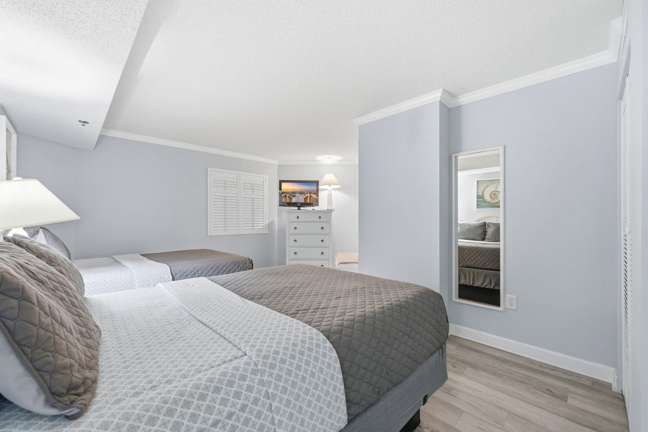 2504 N Ocean Blvd.  Photo 26