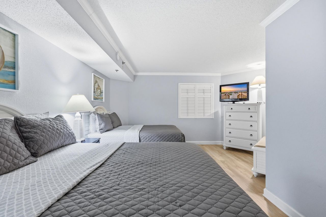 2504 N Ocean Blvd.  Photo 27