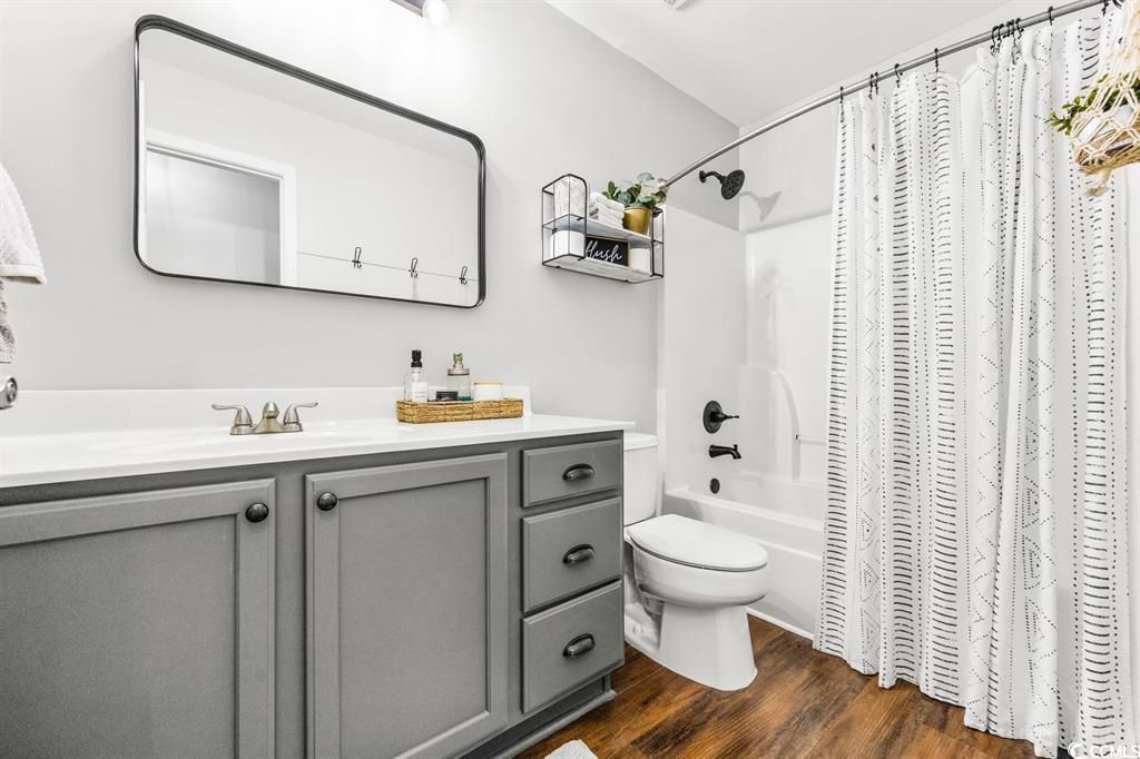 4753 Farm Lake Dr. Photo 17