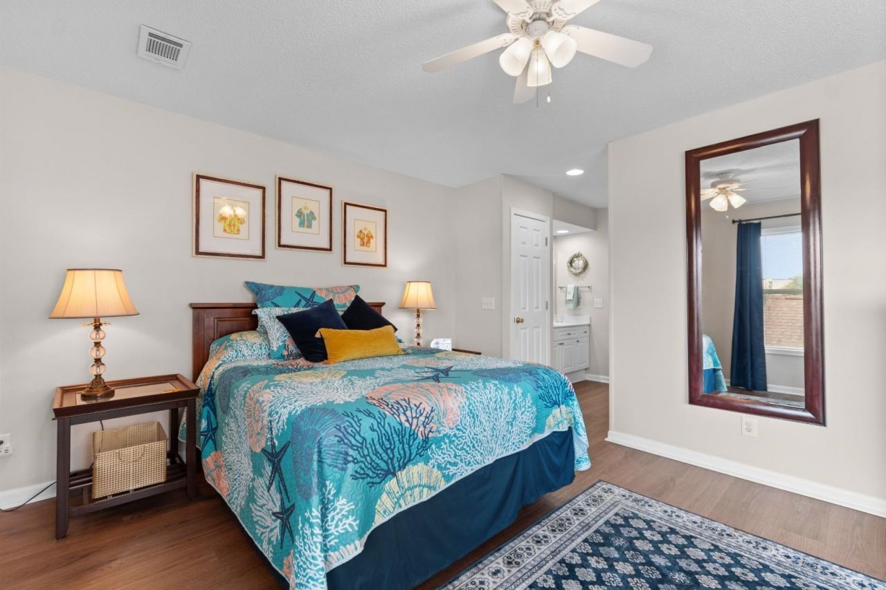 300 Shorehaven Dr.  Photo 15