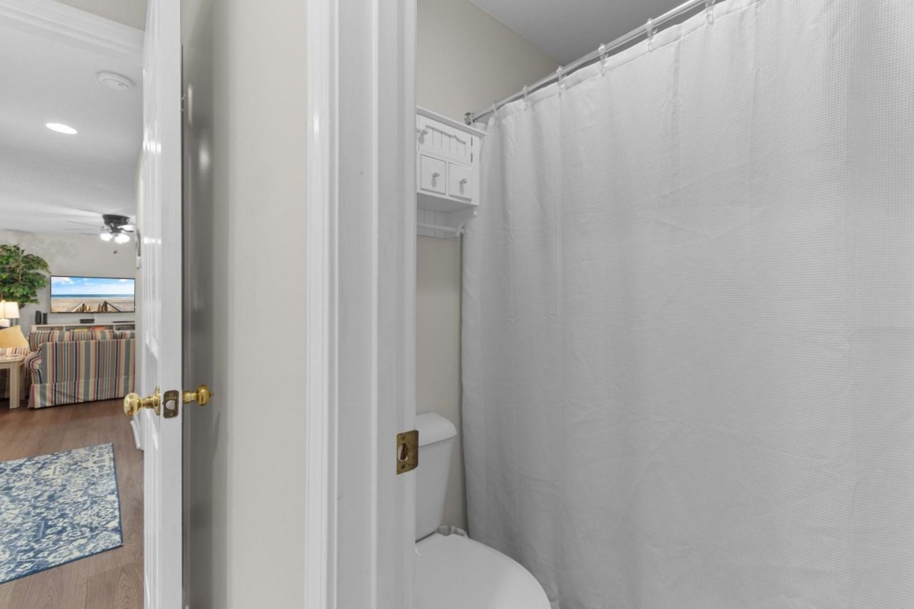 300 Shorehaven Dr.  Photo 18