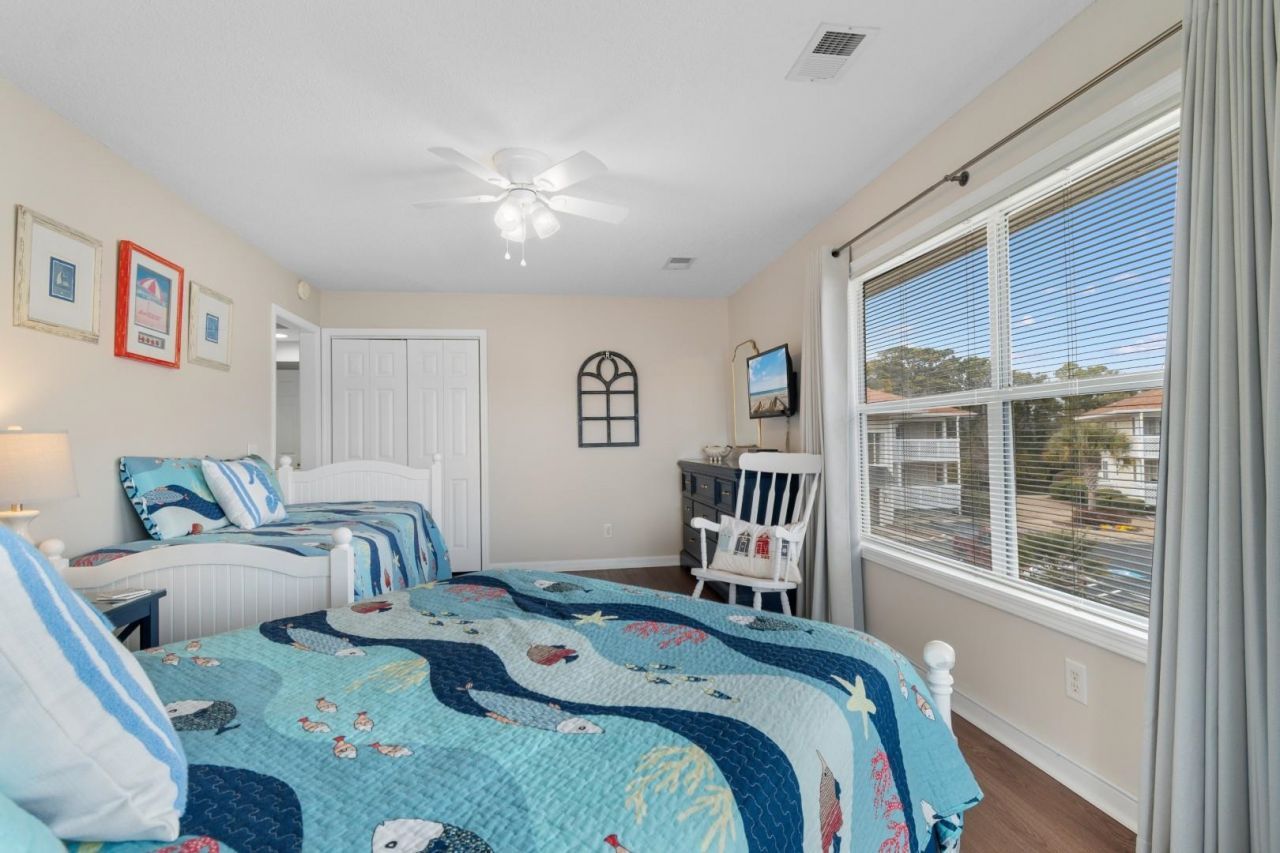 300 Shorehaven Dr.  Photo 19