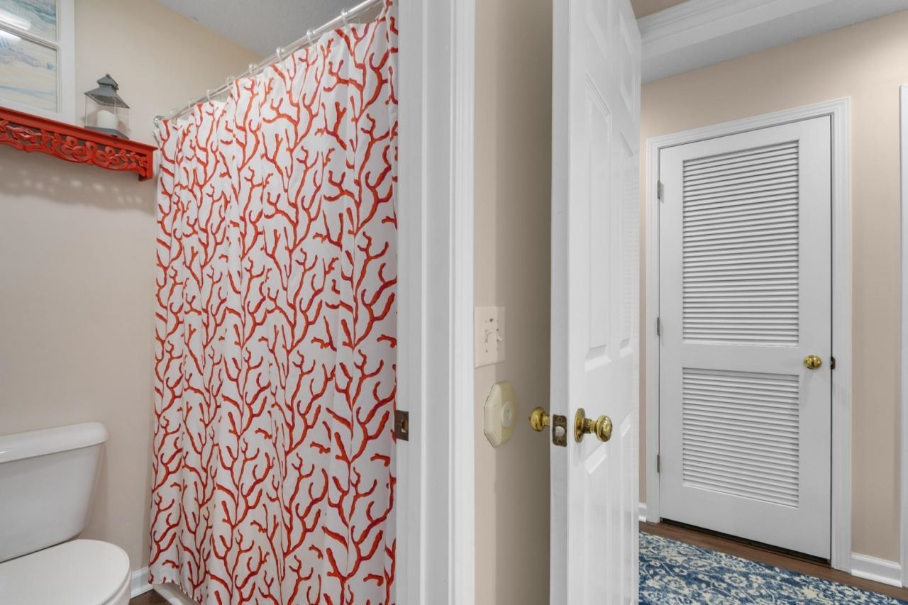 300 Shorehaven Dr.  Photo 22