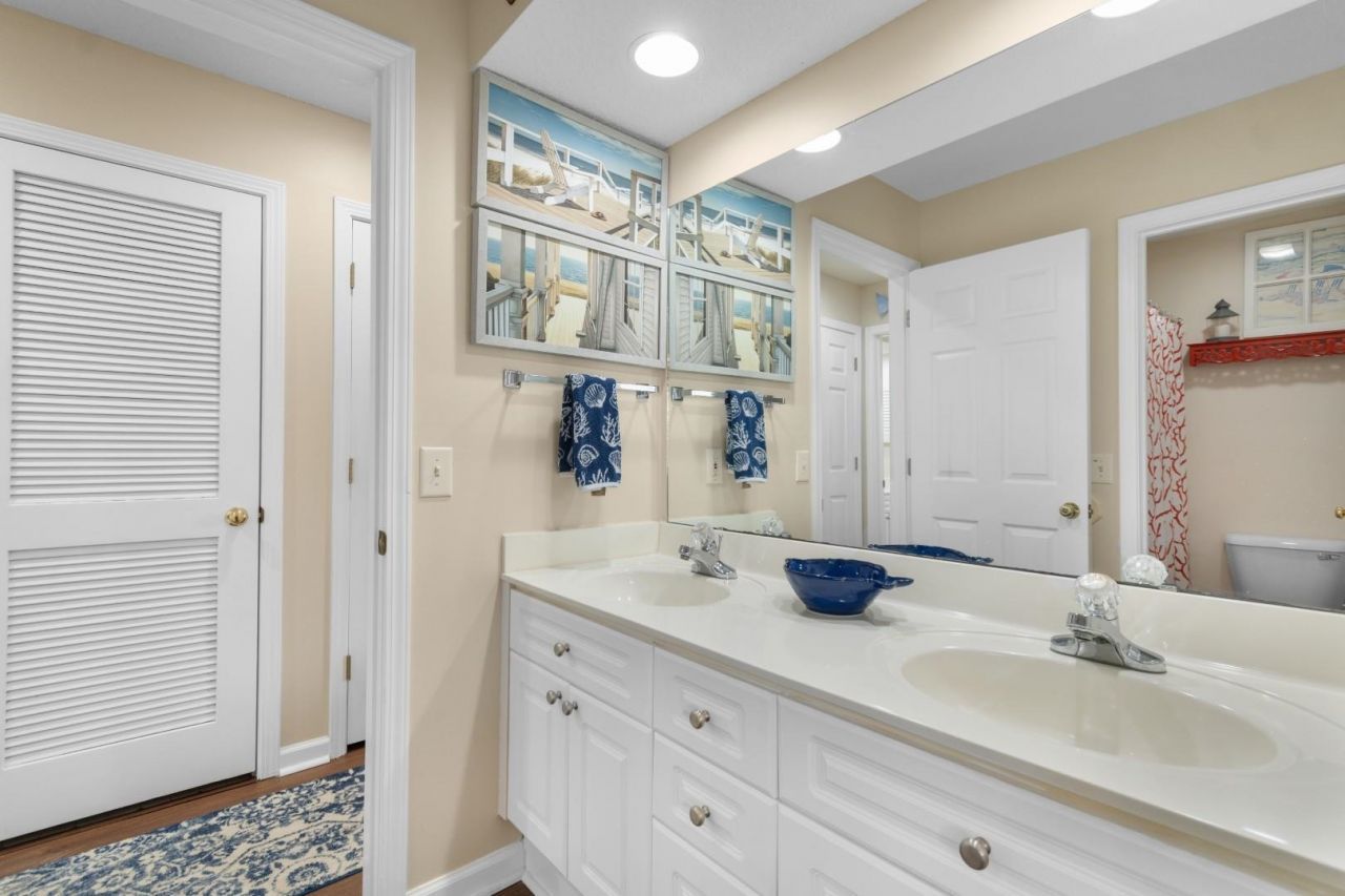 300 Shorehaven Dr.  Photo 23