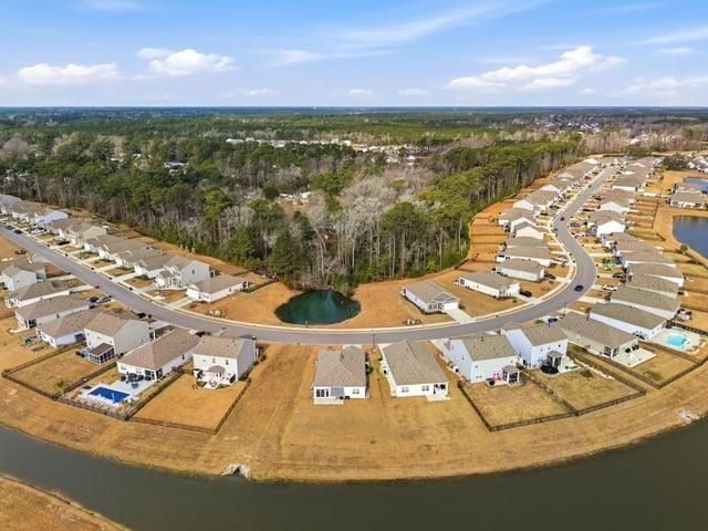 1092 Maxwell Dr. Photo 5