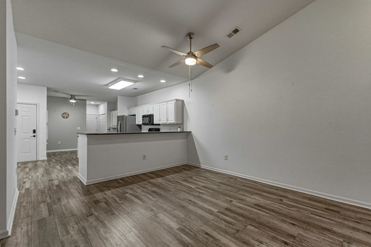 300 Nuthatch Ln. Photo 13