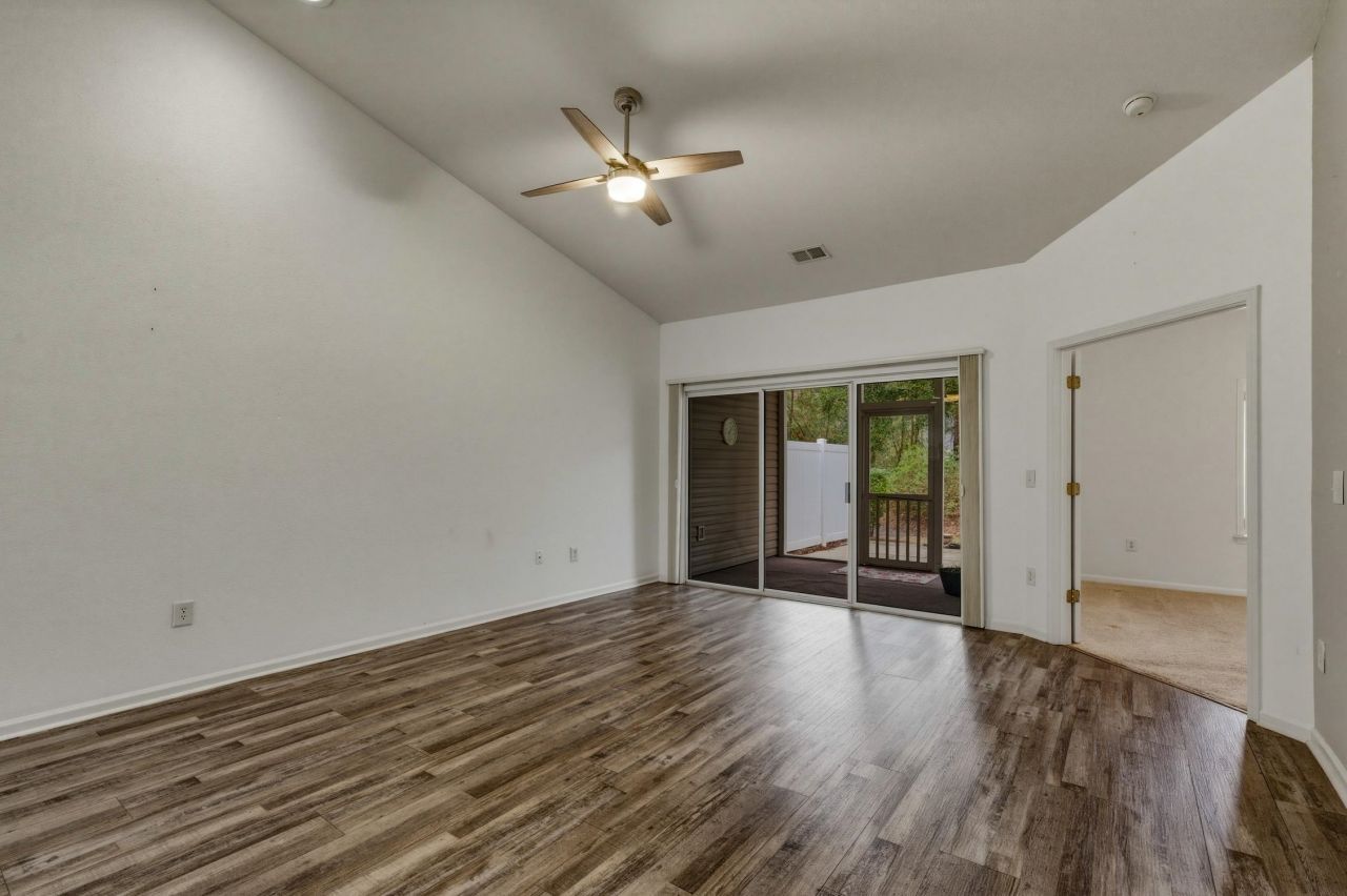 300 Nuthatch Ln. Photo 14