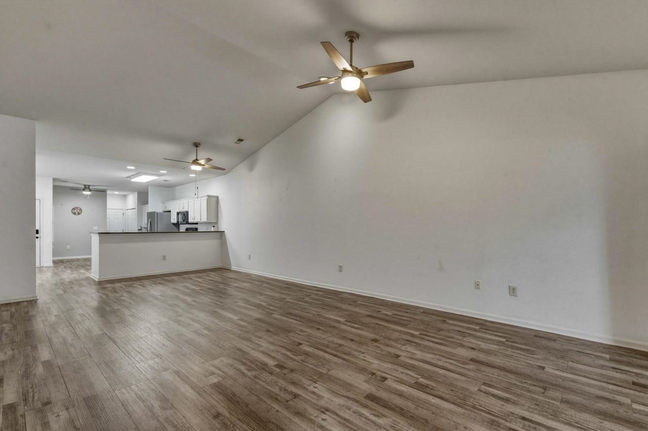 300 Nuthatch Ln. Photo 15