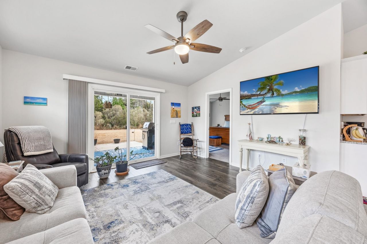 1522 Jardine Loop  Photo 17