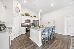 1522 Jardine Loop  photo 4