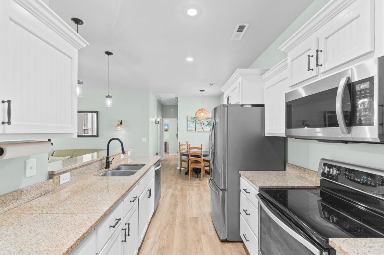 124 Weatherboard Ct.  Photo 6