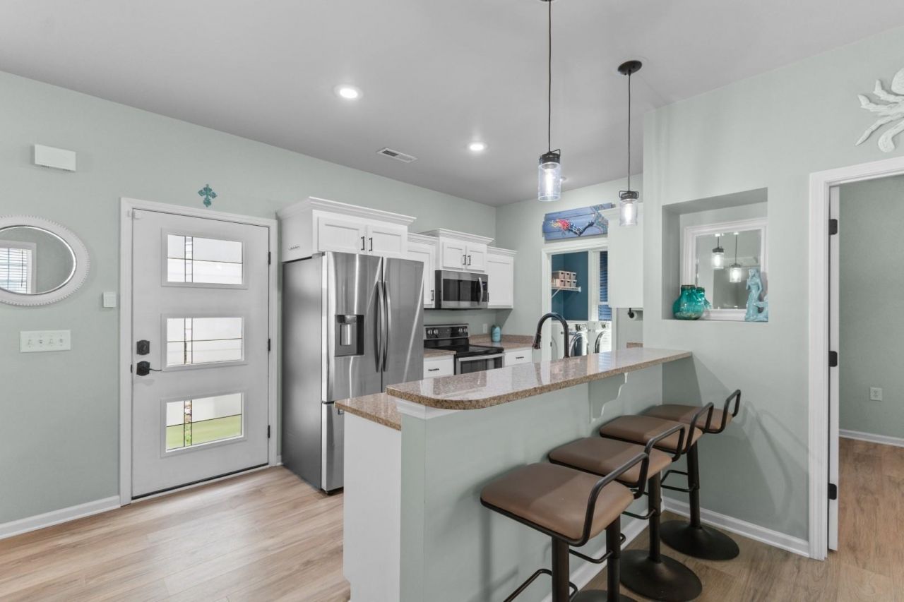 124 Weatherboard Ct.  Photo 8