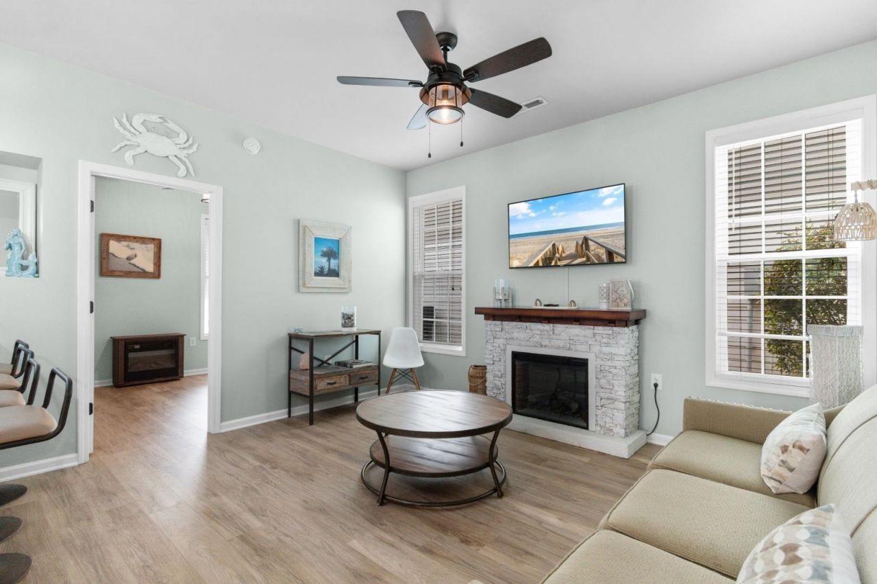 124 Weatherboard Ct.  Photo 9