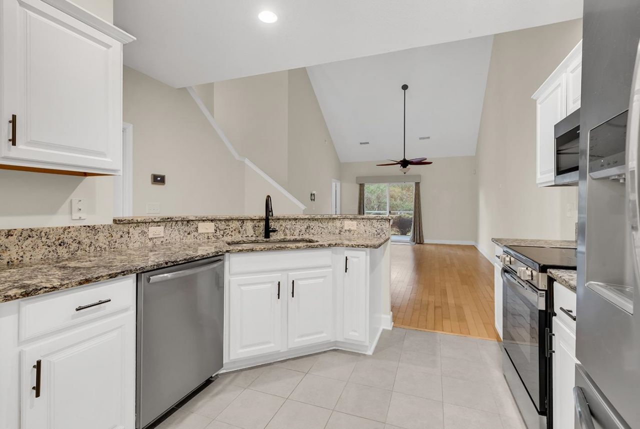 101 Coldstream Cove Loop Photo 11