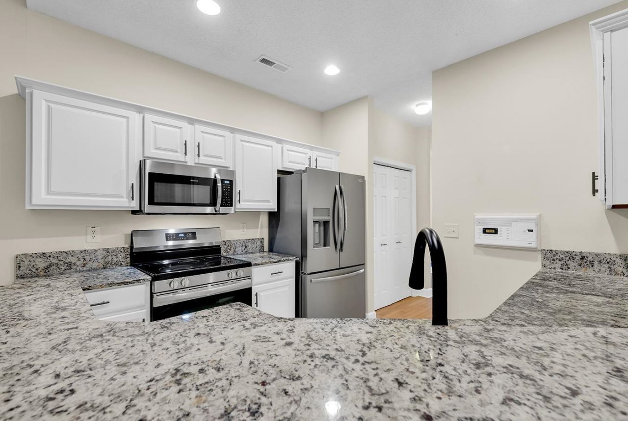 101 Coldstream Cove Loop Photo 14