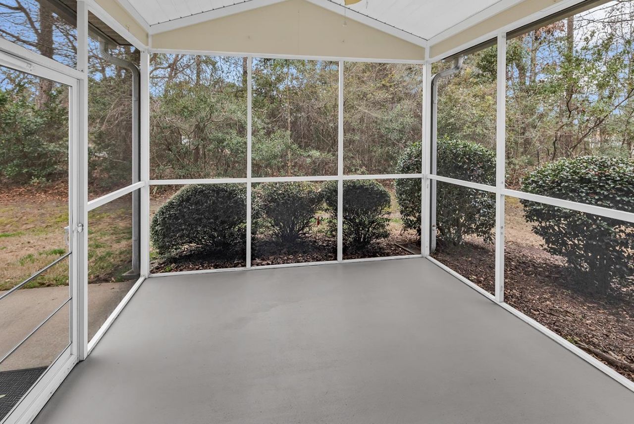 101 Coldstream Cove Loop Photo 34