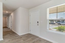 400 Flank St.  photo 4