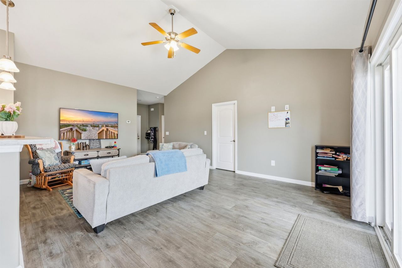 229 Maiden's Choice Dr.  Photo 6