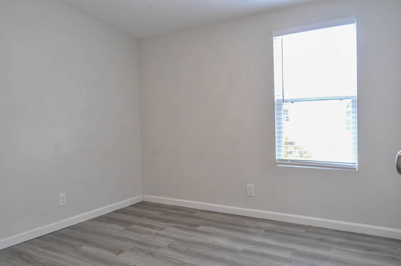 8469 Knollwood Dr. Photo 29