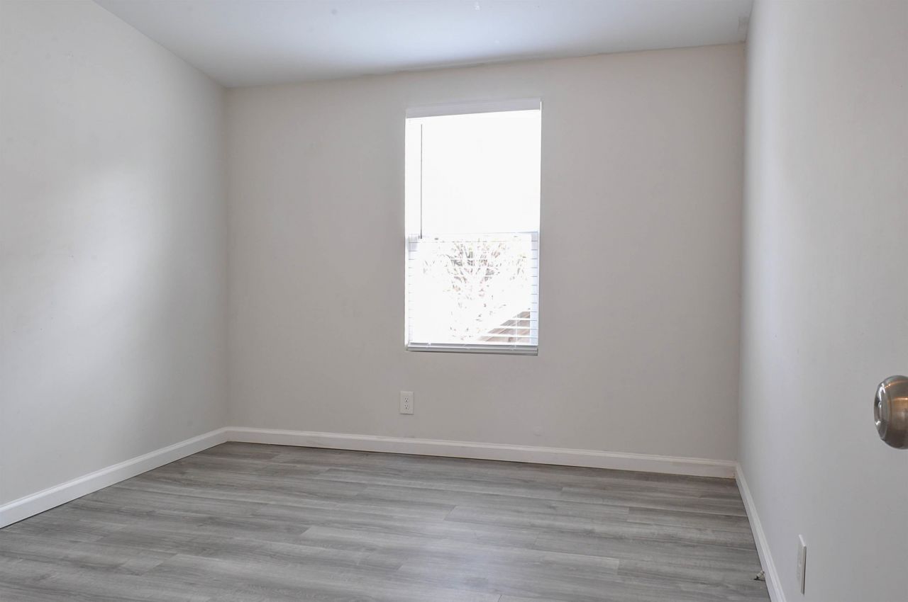 8469 Knollwood Dr. Photo 31