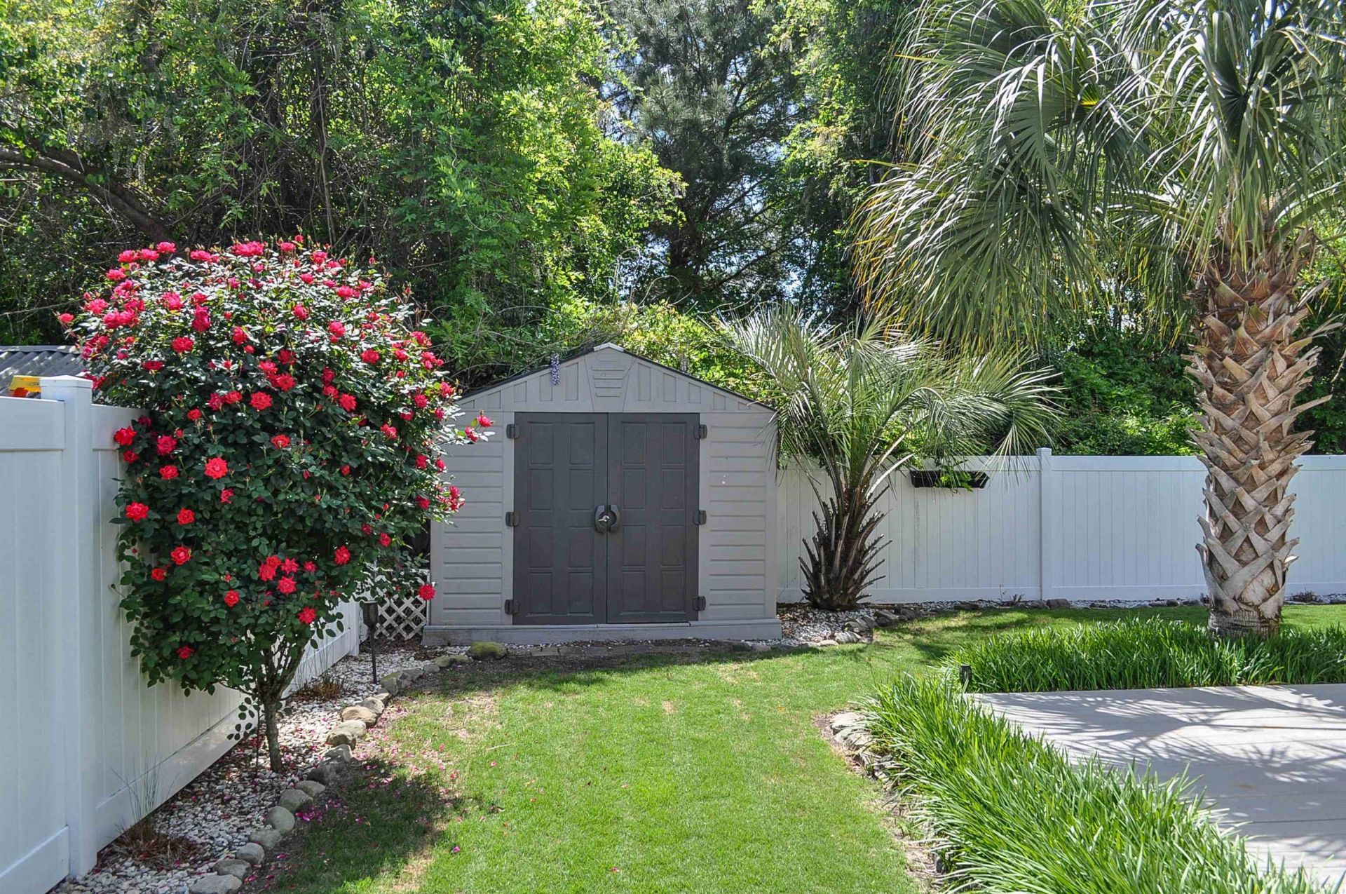 8469 Knollwood Dr. Photo 32