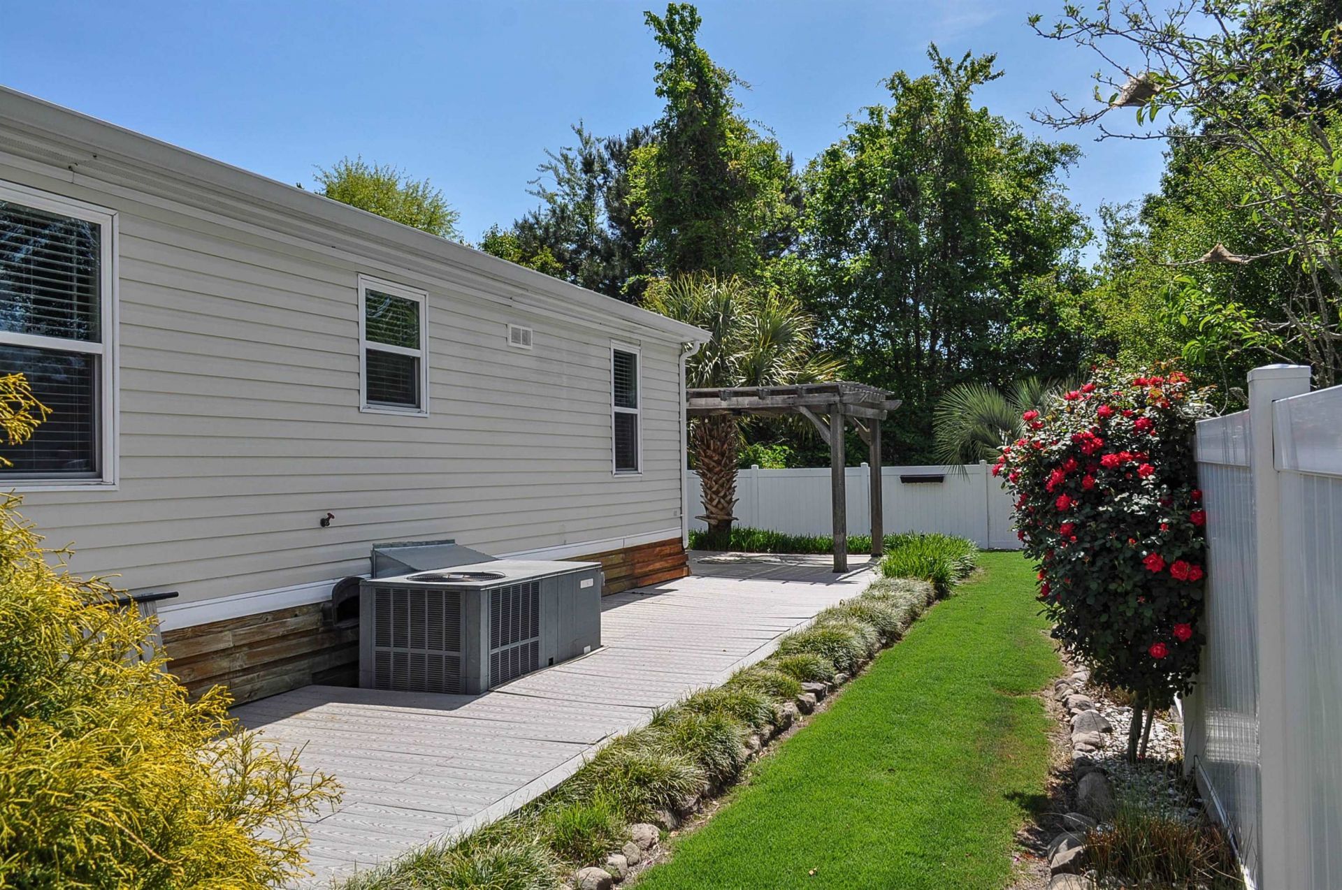 8469 Knollwood Dr. Photo 40