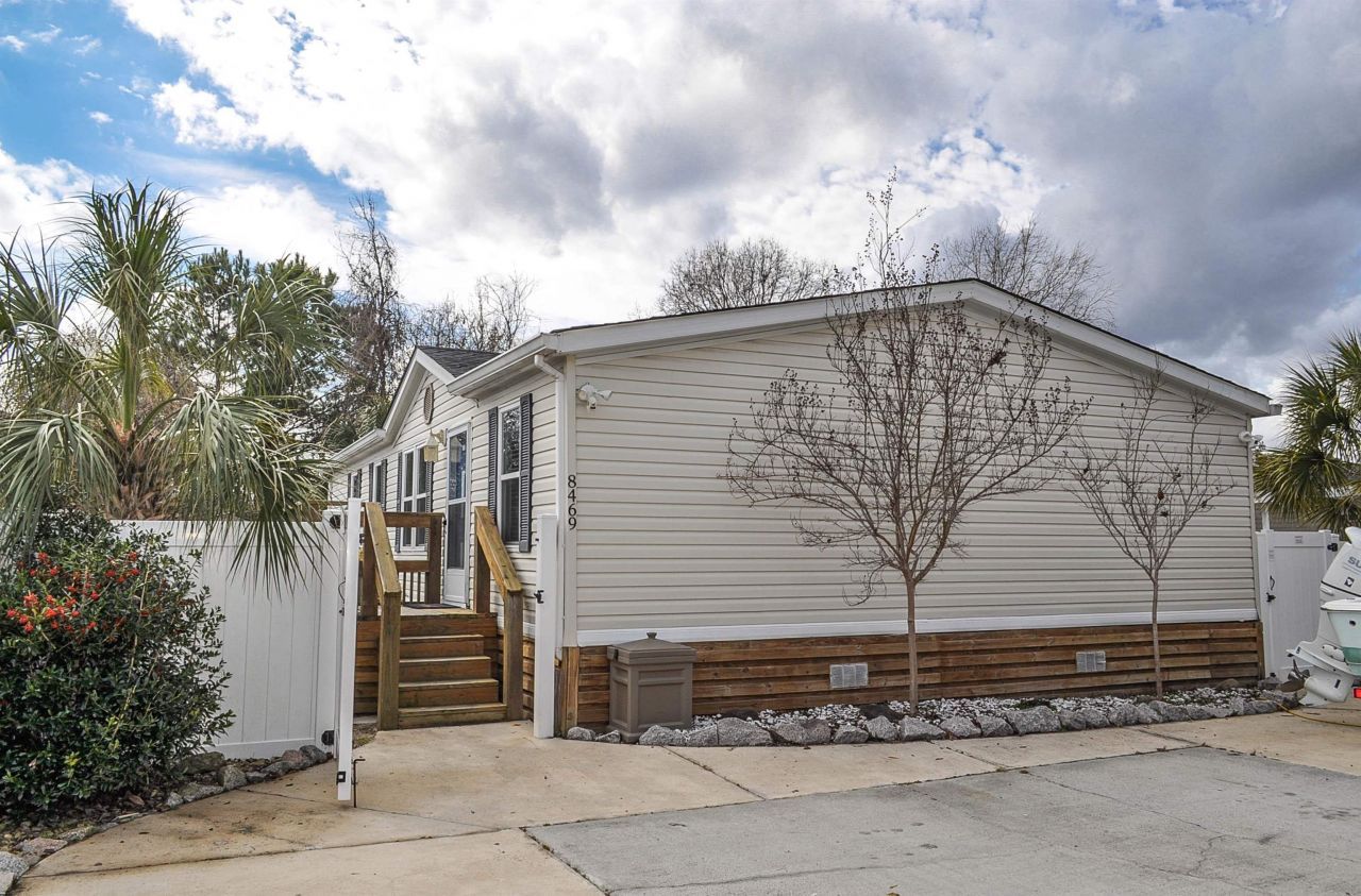 8469 Knollwood Dr. Photo 45