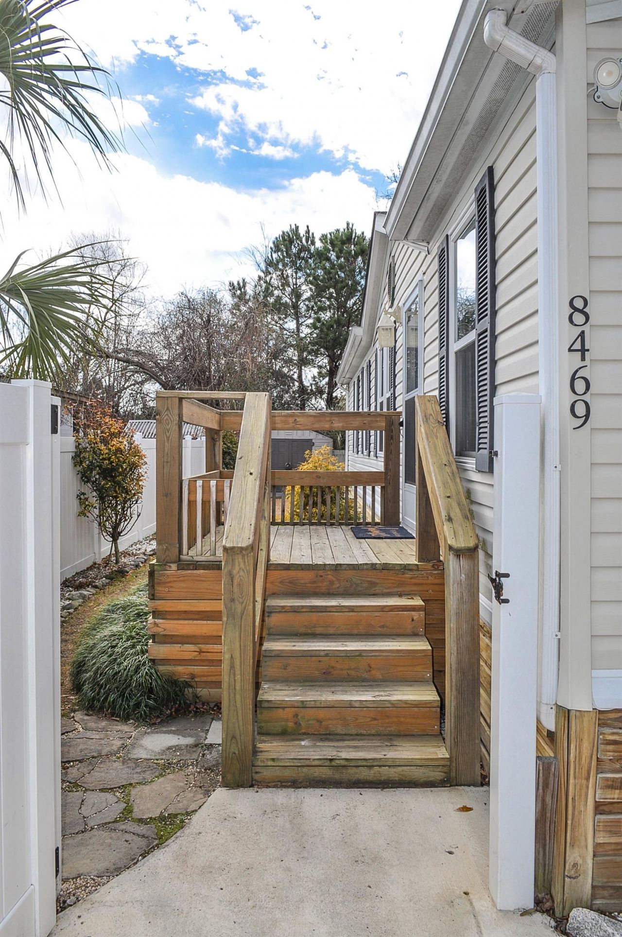 8469 Knollwood Dr. Photo 45