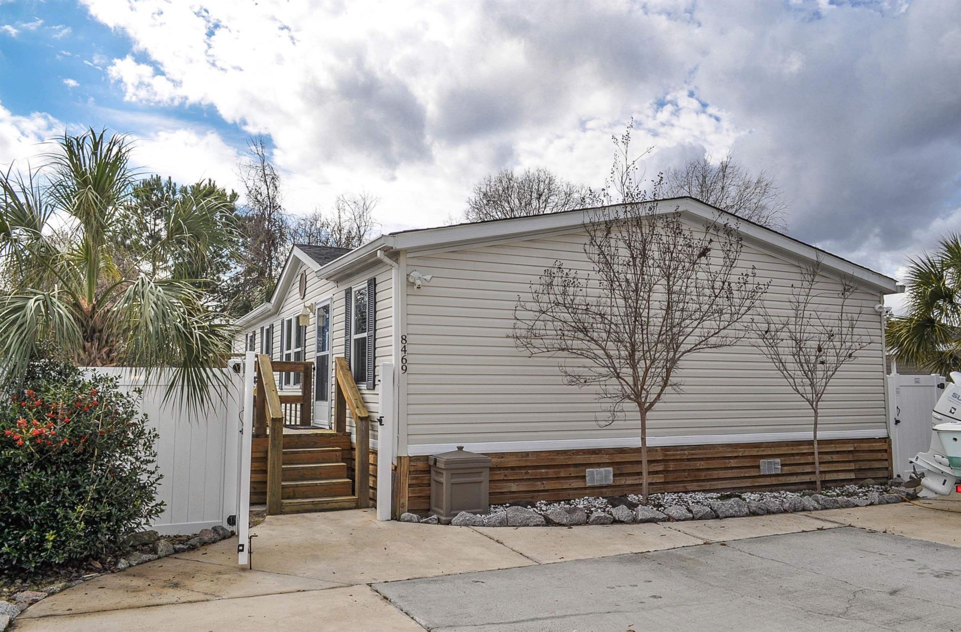 8469 Knollwood Dr. Photo 46