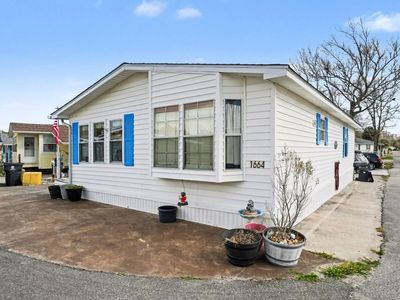 1664 E Lake Dr., Surfside Beach, SC 29575