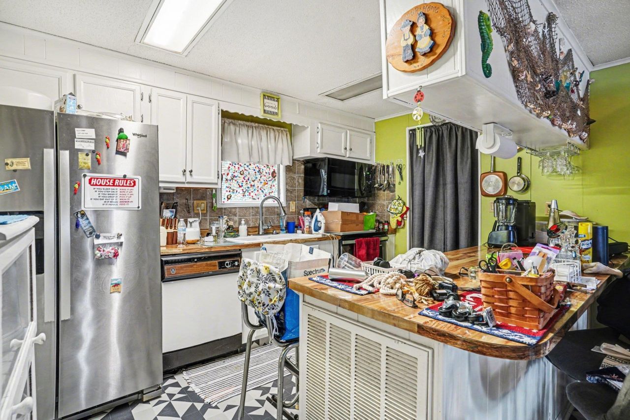 1664 E Lake Dr. Photo 12