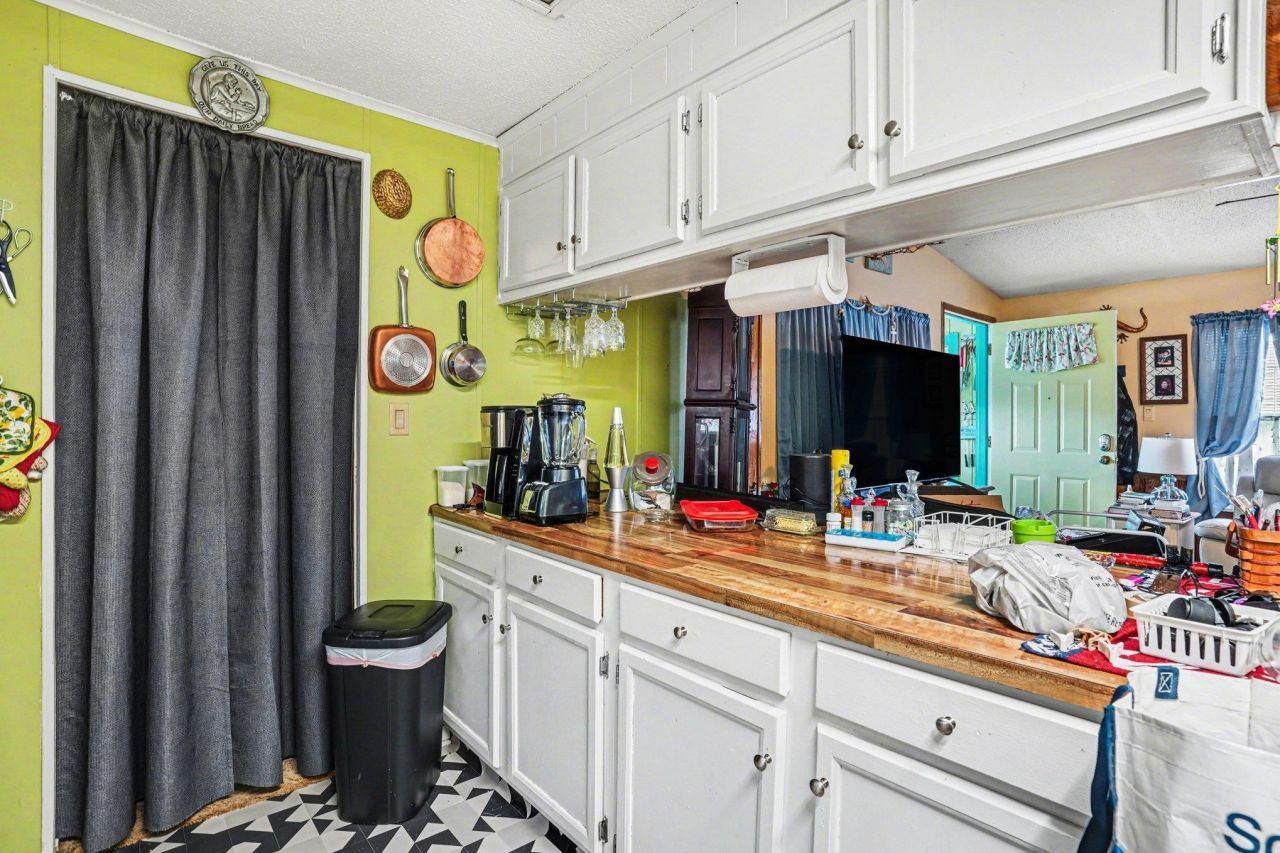 1664 E Lake Dr. Photo 13