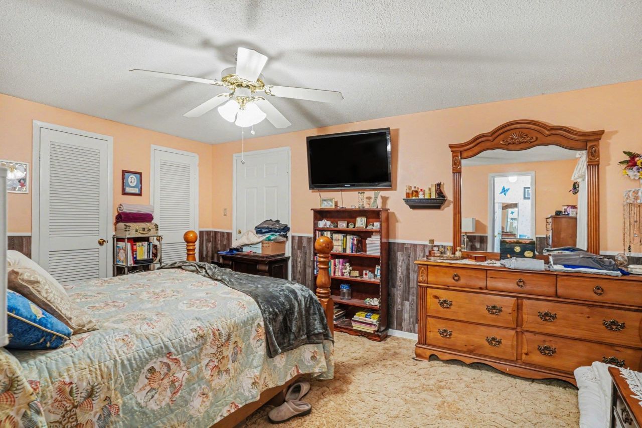 1664 E Lake Dr. Photo 16