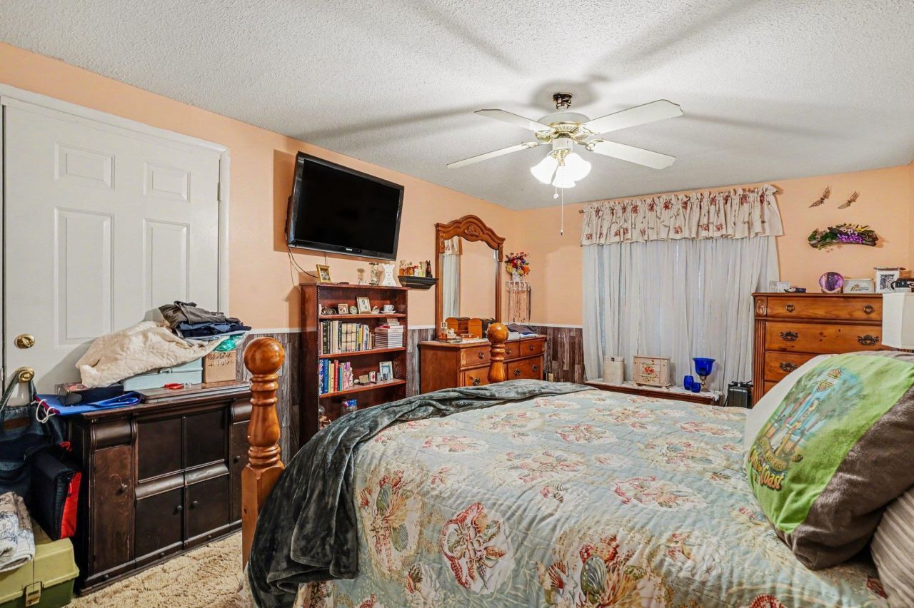 1664 E Lake Dr. Photo 17