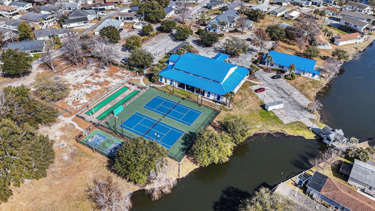 1664 E Lake Dr. Photo 28